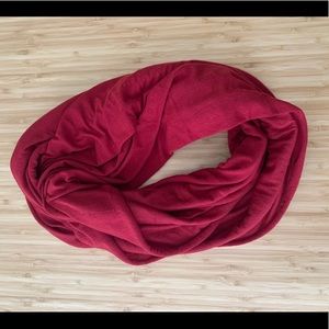 Red infinity Scarf